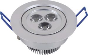 Den downlight co huong chieu sang tu tren xuong