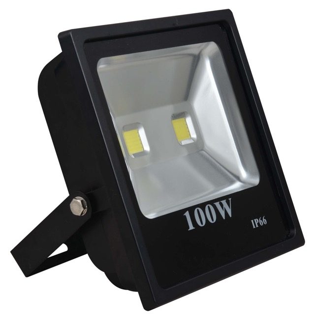 Den pha led voi cong suat 100W
